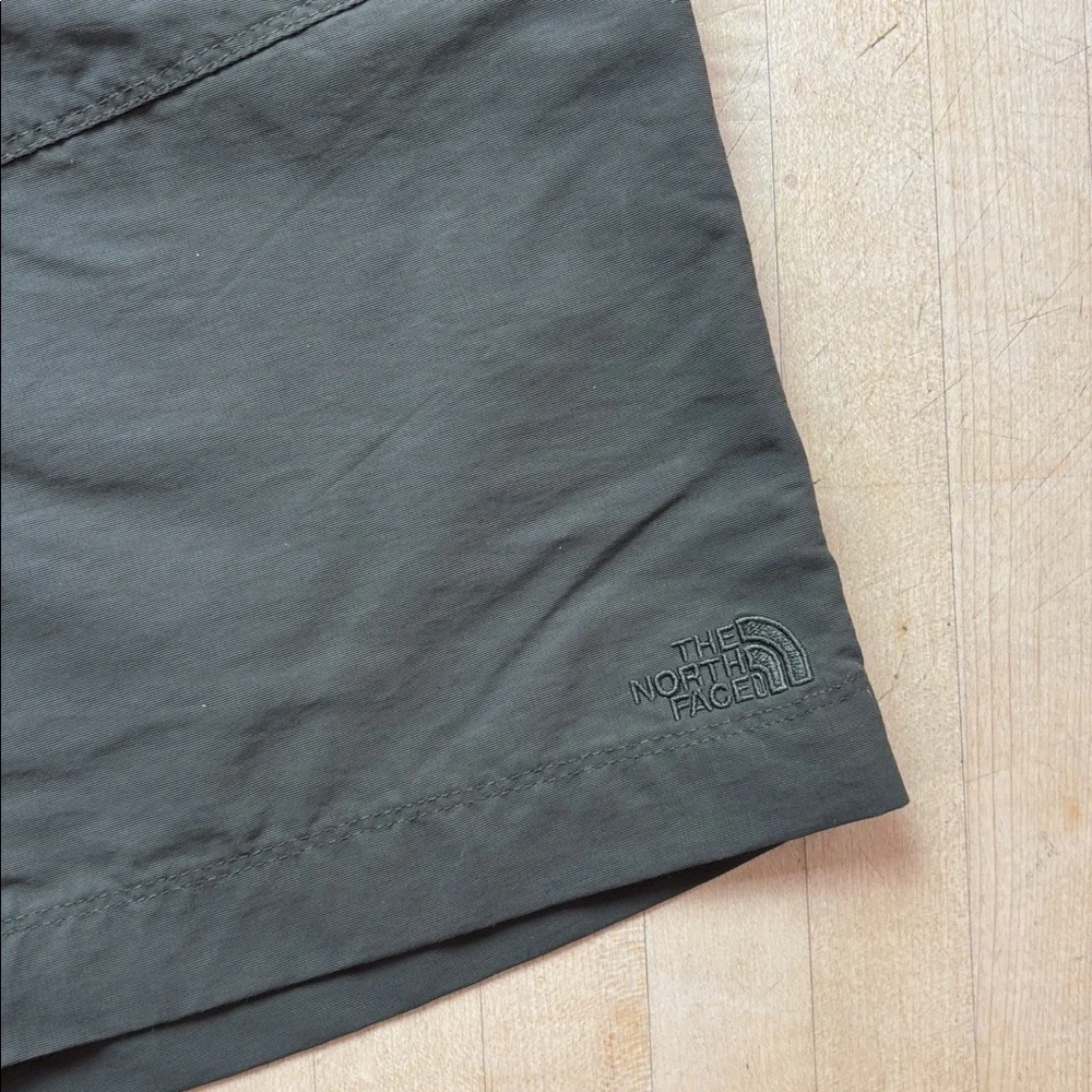 The North Face Shorts Men's Size 36 Green‎ Cargo Hiking Outdoor
